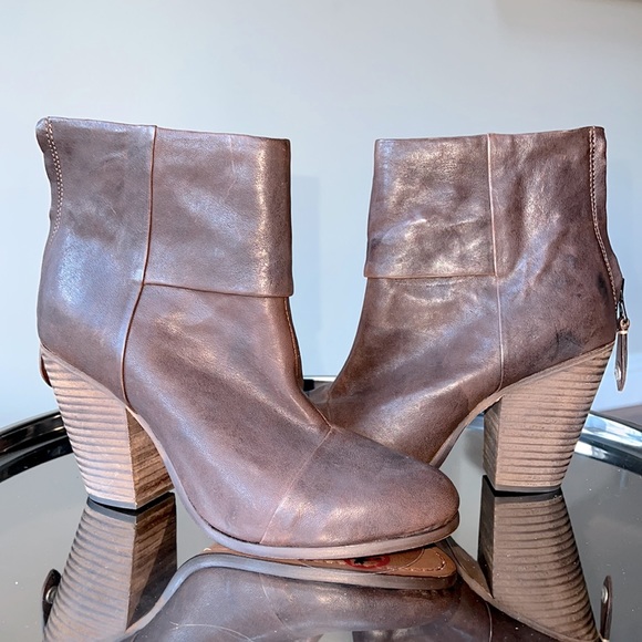 Rag n bone size 39 Newbury ankle boots.Never worn.No box
